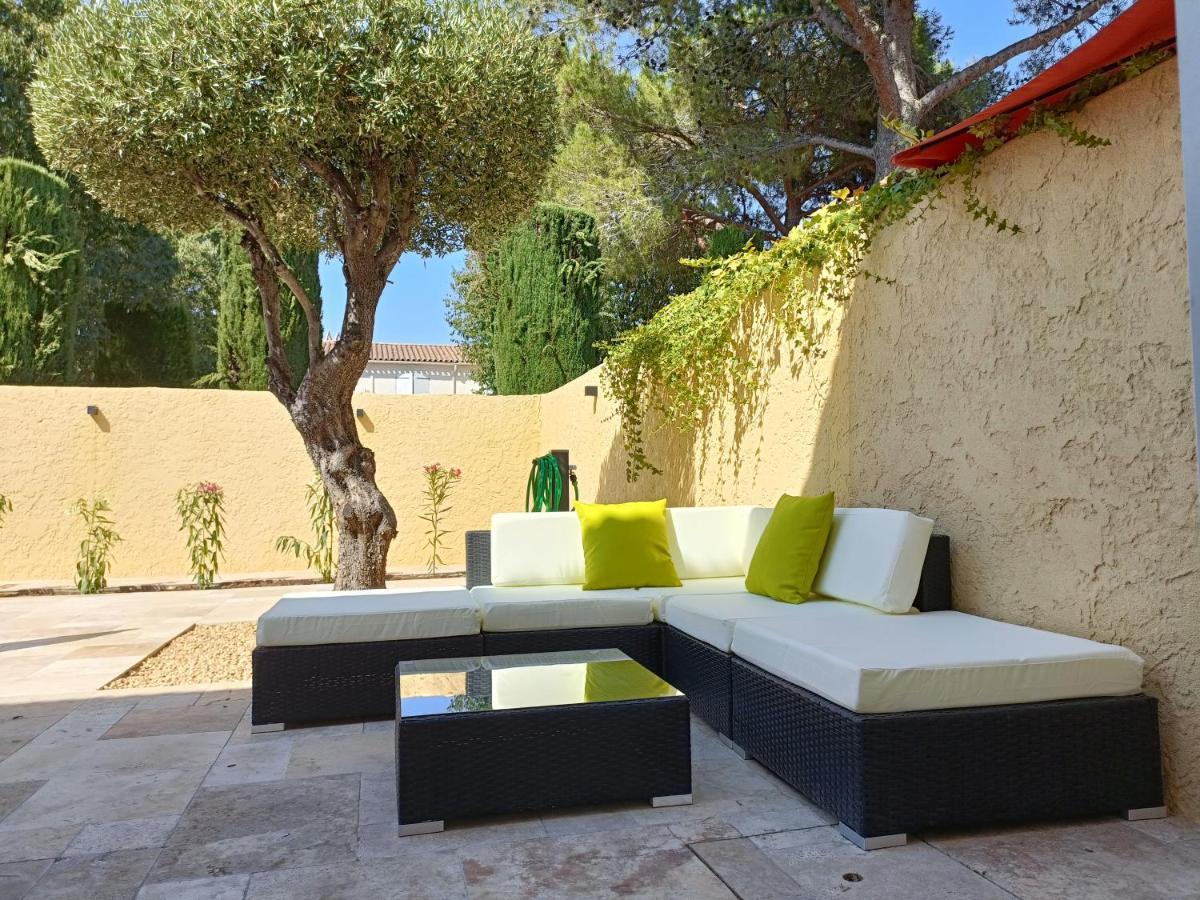 Belle Maison Mitoyenne De Standing Frejus Exterior photo