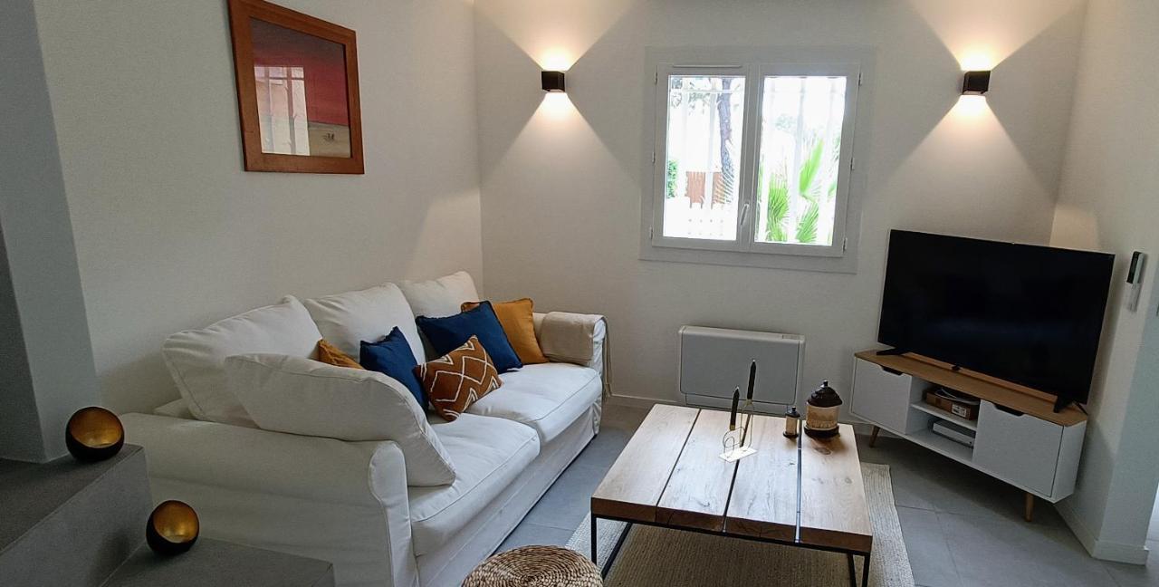 Belle Maison Mitoyenne De Standing Frejus Exterior photo