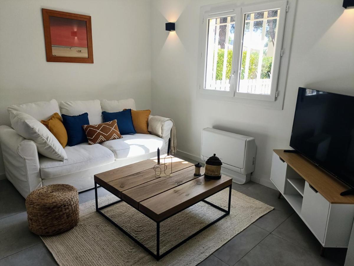 Belle Maison Mitoyenne De Standing Frejus Exterior photo